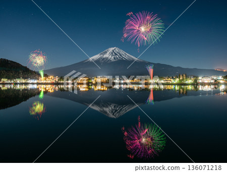 Impressive! Lake Kawaguchi Winter Fireworks 136071218