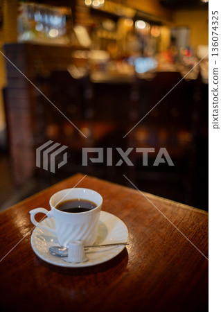 咖啡在咖啡館喝 咖啡在咖啡館喝 136074325
