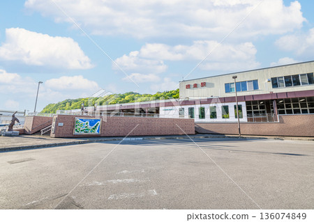 北海道網走市，晴天的 JR 網走站 136074849