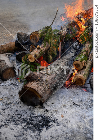 Burn wood to keep warm Burn wood to keep warm 136075314