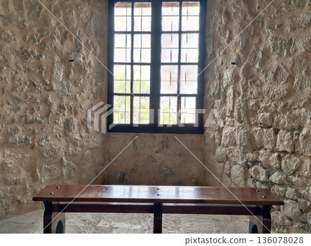 Linear design frames outdoor scenery, structured glass and stone enhance visual connection 136078028