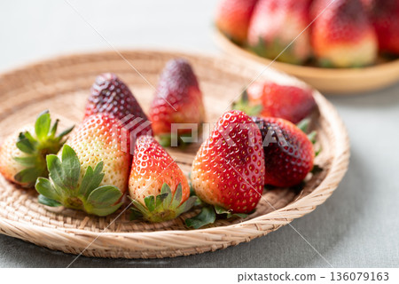 Fresh organic strawberry with green leaf in a basket, Healthy eating Fresh organic strawberry with green leaf in a basket, Healthy eating 136079163