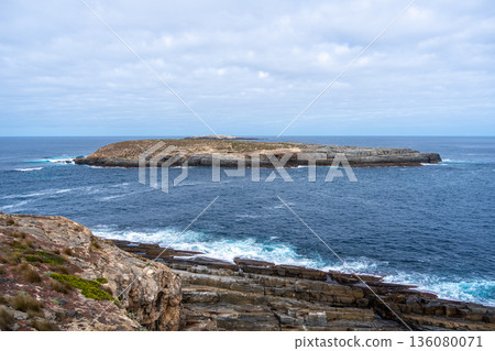 Casuarina Islet seen from Cape Du Couedic, Flinders Chase, Kangaroo Island, Australia 136080071