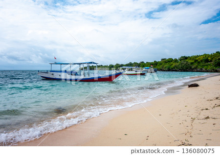 Boats on Pulau Liukang Loe beach, Sulawesi, Indonesia Boats on Pulau Liukang Loe beach, Sulawesi, Indonesia 136080075