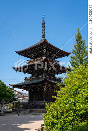 Three-story Pagoda at Hida Kokubun-ji Temple in Takayama 136080085