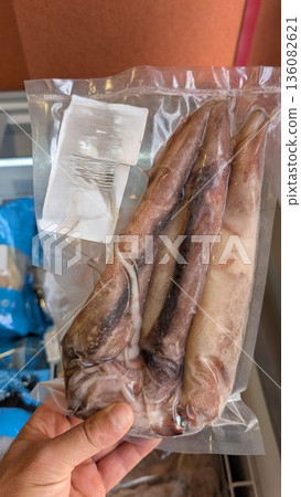 Frozen Squid Packaged for Your Seafood Delight and Culinary Experiences Awaiting You Frozen Squid Packaged for Your Seafood Delight and Culinary Experiences Awaiting You 136082621