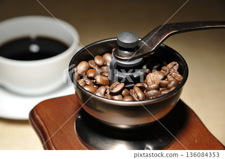 咖啡豆和磨坊 136084353