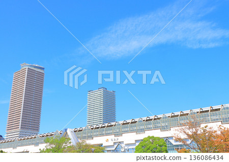 岐阜縣岐阜市岐阜站及車站前的摩天大樓 136086434