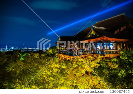 京都清水寺的夏季燈光秀 136087465