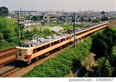 2007: 183 series 800 limited express train running on the Tokaido Line, heading for Kitakinki 2007: 183 series 800 limited express train running on the Tokaido Line, heading for Kitakinki 136088007