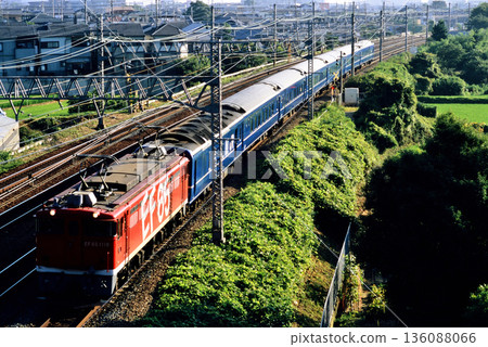 2007 EF651118 Blue Train Ginga running on the Tokaido Line 2007 EF651118 Blue Train Ginga running on the Tokaido Line 136088066