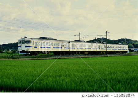 2007: Four 415 series local trains running on the Kagoshima Main Line 136088074