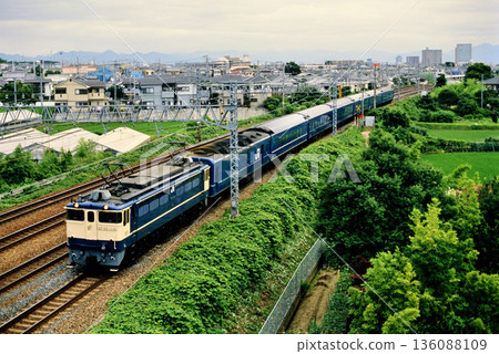 2007 EF651114 Blue Train Ginga running on the Tokaido Line 2007 EF651114 Blue Train Ginga running on the Tokaido Line 136088109