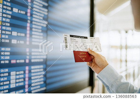 登機證與護照確認 ■拍攝合作：關西國際機場（KIX） 136088563