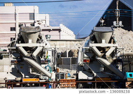 Concrete factory mixer truck 136089238