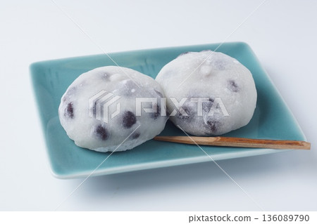 Delicious bean daifuku mochi Delicious bean daifuku mochi 136089790