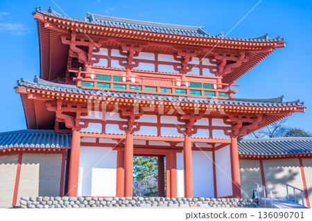 塔加城遺址 塔加城南門 一座朱紅色的塔門,在藍天的襯托下格外醒目 塔加城遺址 塔加城南門 一座朱紅色的塔門,在藍天的襯托下格外醒目 136090701