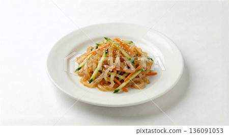 Jellyfish salad Chinese cold dish Dim sum All-you-can-eat menu White background 136091053