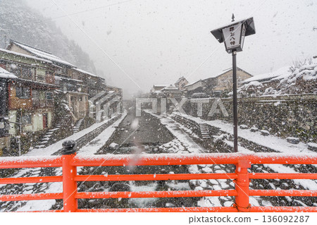 Gujo Hachiman in Winter (Gifu Prefecture) 136092287