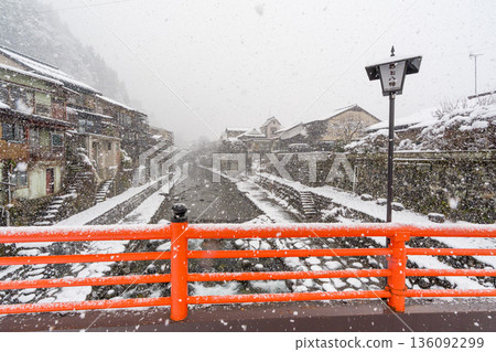 Gujo Hachiman in Winter (Gifu Prefecture) 136092299