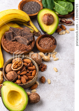 Products containing natural magnesium Mg Products containing natural magnesium Mg 136098785
