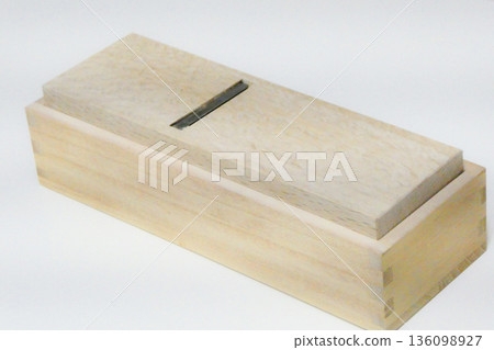 一台具有出色切削能力的傳統日式刨床 136098927