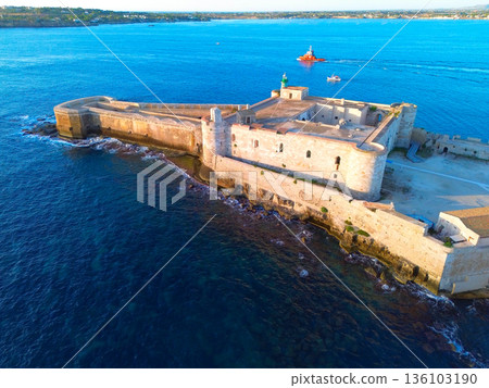 Syracuse old town, Sicily Italy 136103190