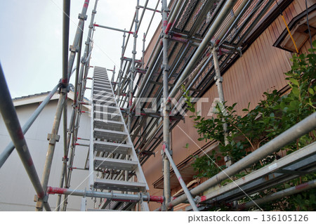 建築翻新、重新裝潢、維修、鷹架搭建、防霧處理、鈑金加工、鍍錫鐵皮工程 建築翻新、重新裝潢、維修、鷹架搭建、防霧處理、鈑金加工、鍍錫鐵皮工程 136105126