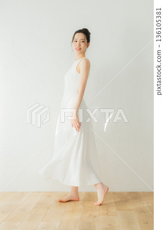 年輕女性的美麗形象 年輕女性的美麗形象 136105381