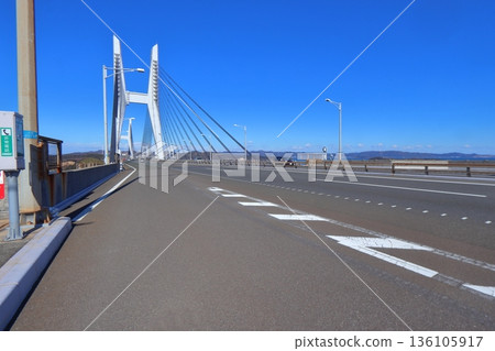 Iwakurojima bus stop on the Seto Ohashi Bridge (Sakaide City, Kagawa Prefecture) 136105917