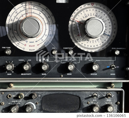 wireless direction finder 136106065