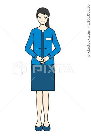 圖：一位女工作人員在接待處或諮詢台禮貌地握手 136106110