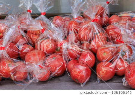 Japanese countryside scenery | Unmanned tomato stand along the road 136106145