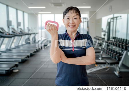 Women exercising Women exercising 136106248