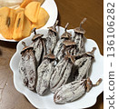 Dried persimmon 136106282