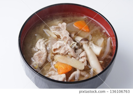豬肉味噌湯 日本料理 豬肉味噌湯 日本料理 136106763