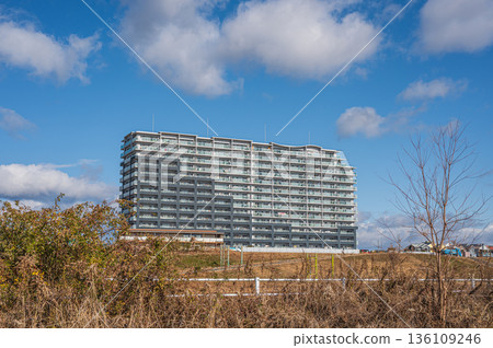 Apartment along the Yodogawa River, Takatsuki City 136109246