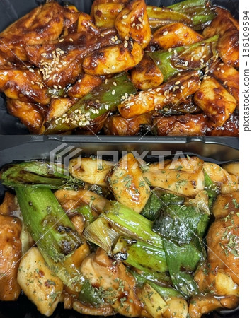 Crispy fried chicken with golden, crunchy skin and juicy, tender meat. A delicious and savory dish, perfect for any meal, served with dipping sauces or side dishes for extra flavor! 136109594