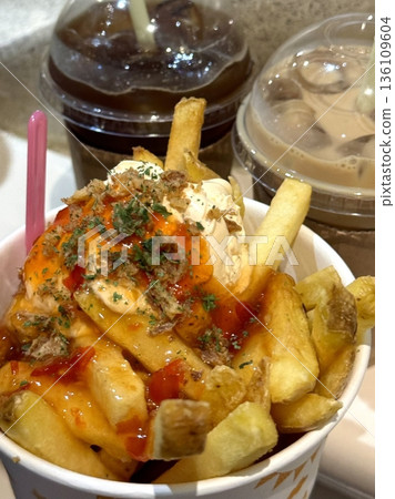 Crispy, golden French fries with a perfect balance of crunch and softness. Lightly salted and ideal as a snack or side dish, they pair well with ketchup, mayo, or your favorite dipping sauce. Crispy, golden French fries with a perfect balance of crunch and softness. Lightly salted and ideal as a snack or side dish, they pair well with ketchup, mayo, or your favorite dipping sauce. 136109604