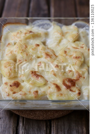 簡易法式家常菜：多普利式馬鈴薯焗烤 136110025