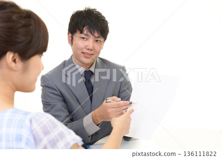 服務的商人 136111822