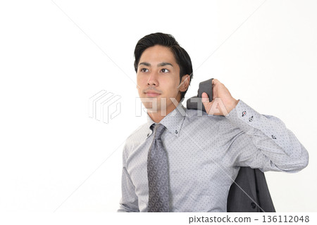 微笑的商人 136112048