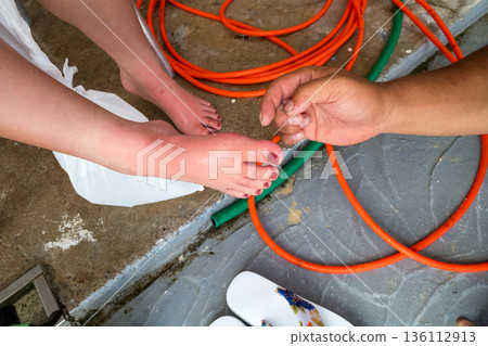 女生 女孩 女性 136112913