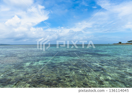 Okinawa Miyakojima blue sky and sea Okinawa Miyakojima blue sky and sea 136114045