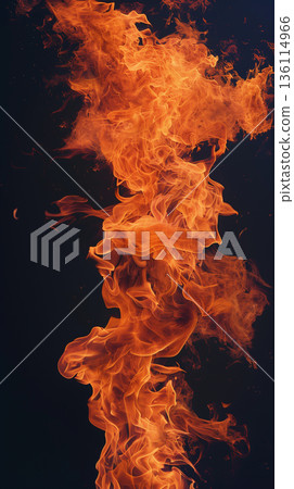橙色的火焰與黑暗形成鮮明對比 橙色的火焰與黑暗形成鮮明對比 136114966