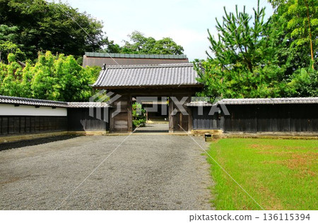 濡山奉行所的設立是為了管理幕府直接控制的東部地區。 136115394