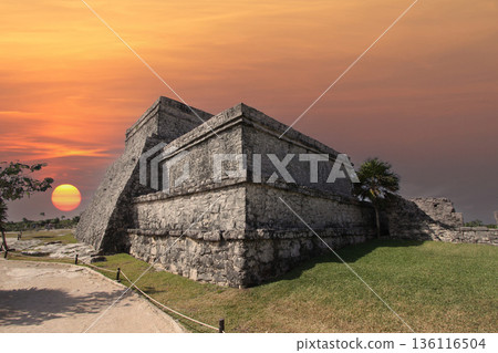 mayan pyramid in Tulum ruins, Yucatan, Mexico mayan pyramid in Tulum ruins, Yucatan, Mexico 136116504