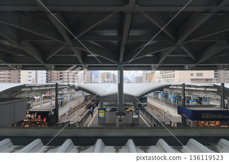 Platform of JR Takamatsu Station 136119523