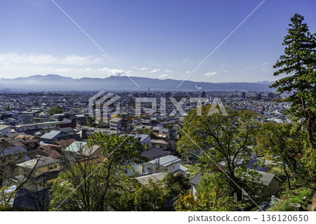從飯盛山眺望福島縣會津若松市會津若松市中心 從飯盛山眺望福島縣會津若松市會津若松市中心 136120650