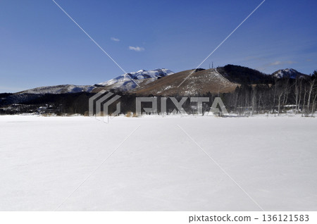 冬天中的白樺湖 冬天中的白樺湖 136121583